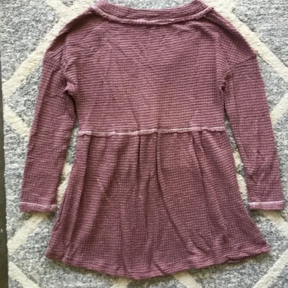 New Long Sleeve Flowing Waffle V-Neck Tunic Swing Top, Size Small - Picture 2 of 5